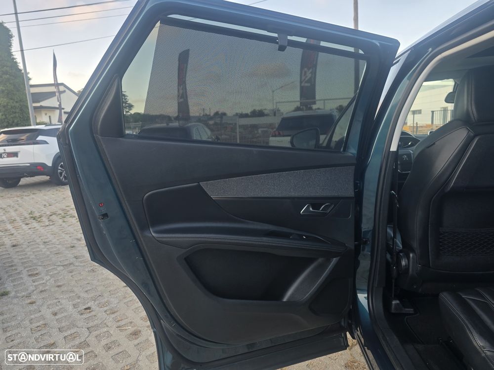 Peugeot 5008 1.5 BlueHDi Allure EAT8 - 37