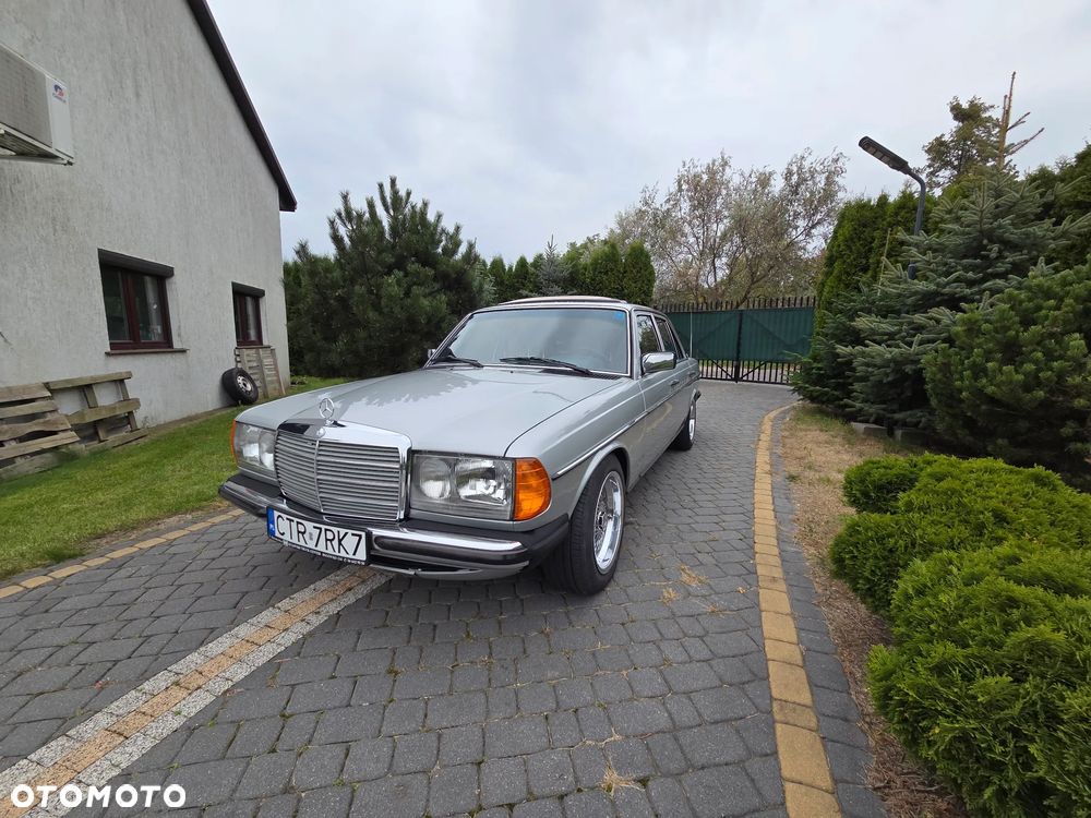 Mercedes-Benz W123 - 6