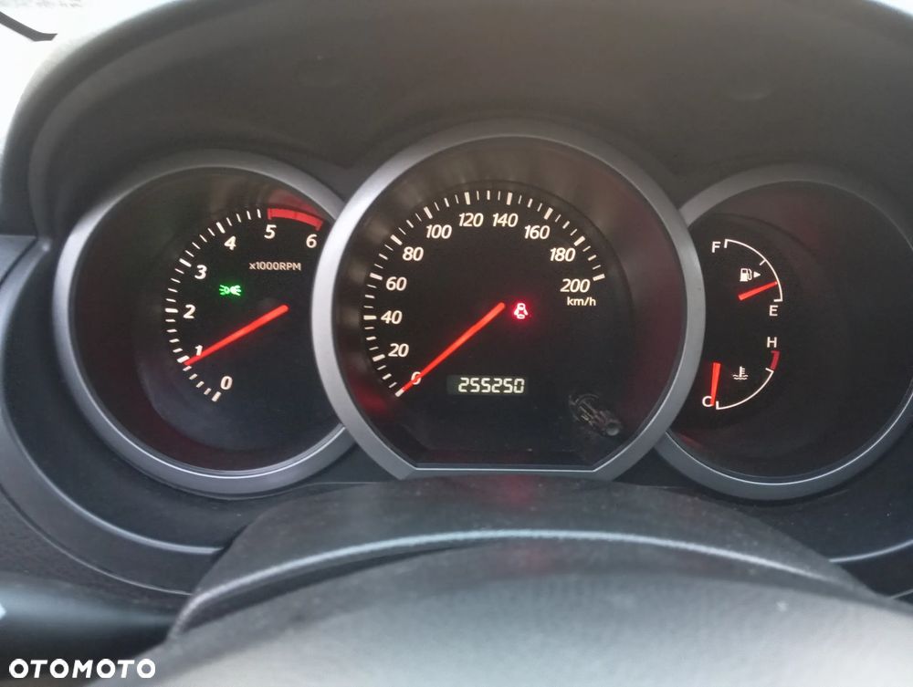 Suzuki Grand Vitara 1.9 DDiS Club DPF Family - 13