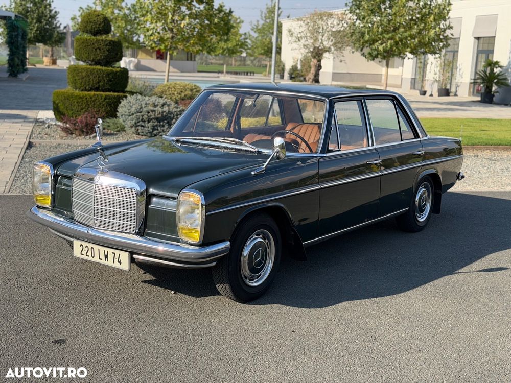 Mercedes-Benz W114 - 1