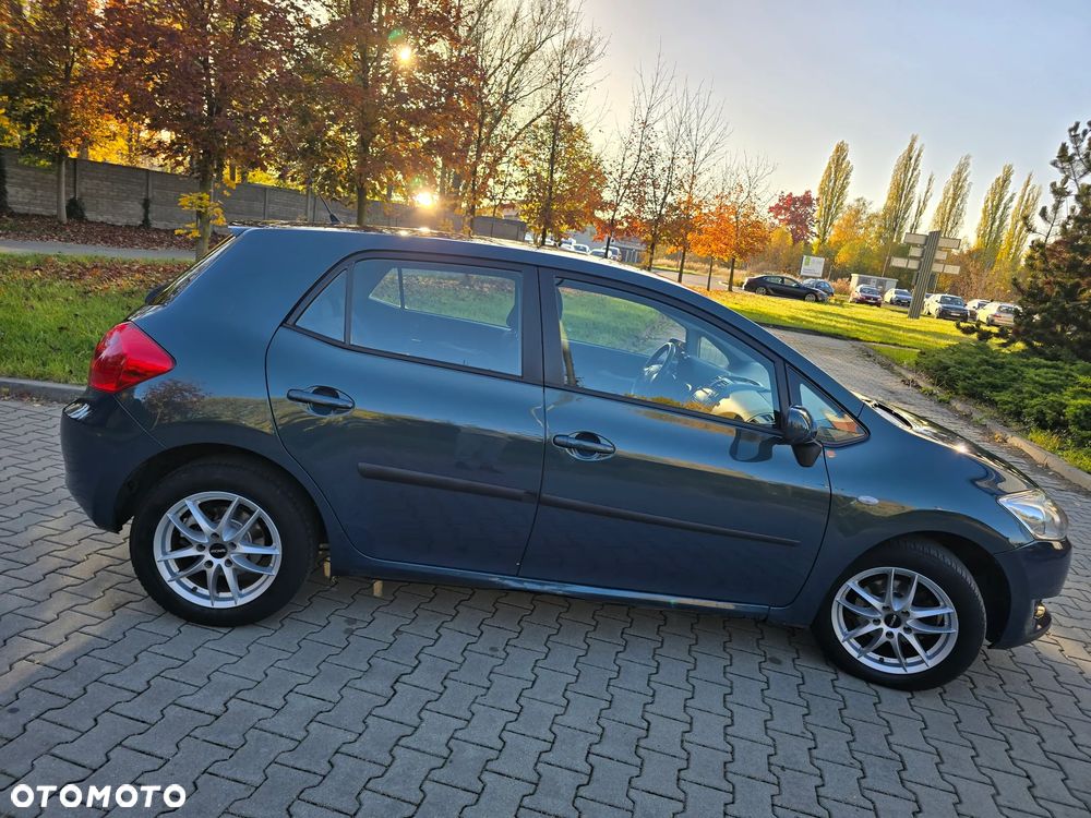 Toyota Auris - 12