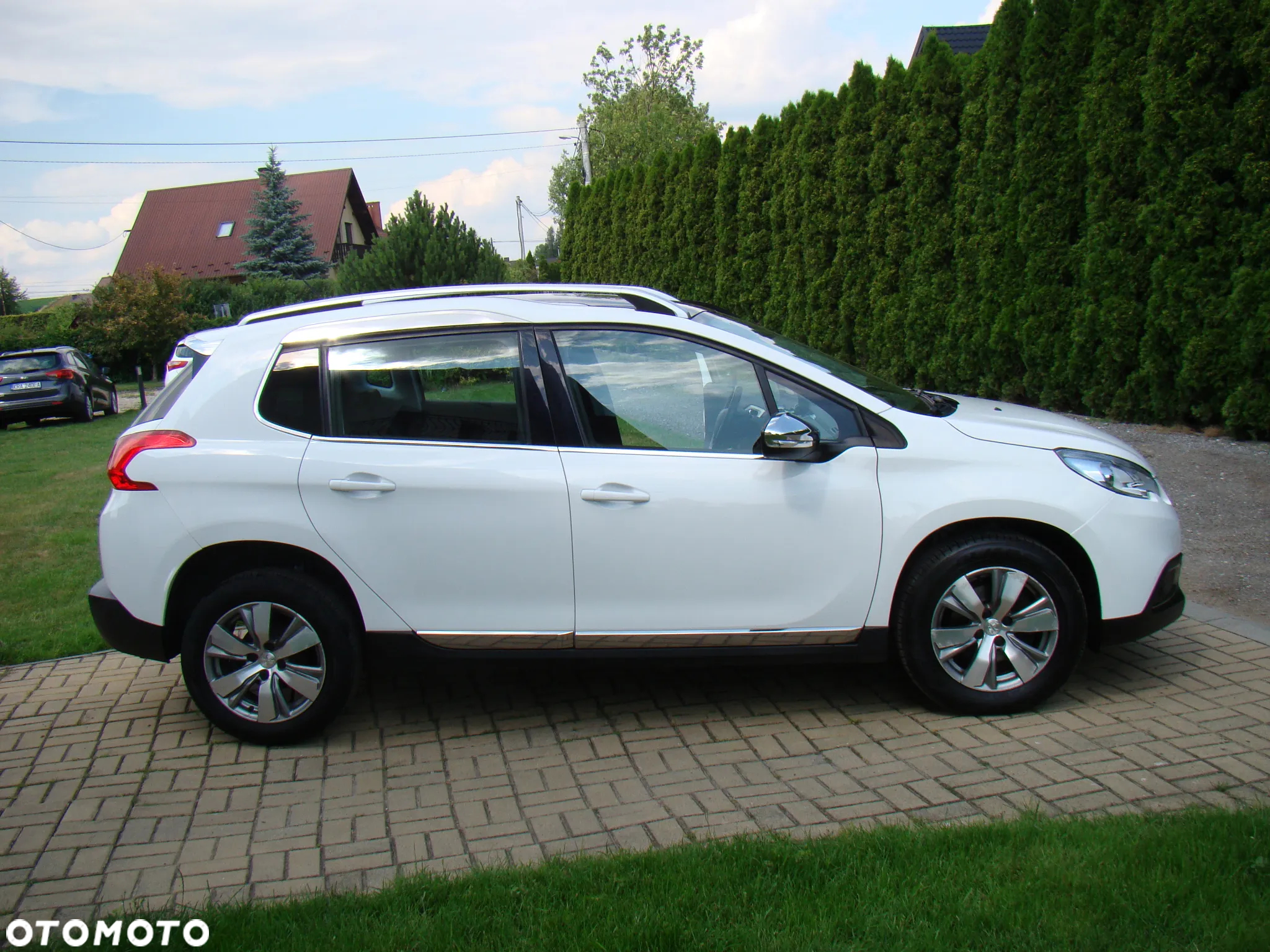 Peugeot 2008 - 11