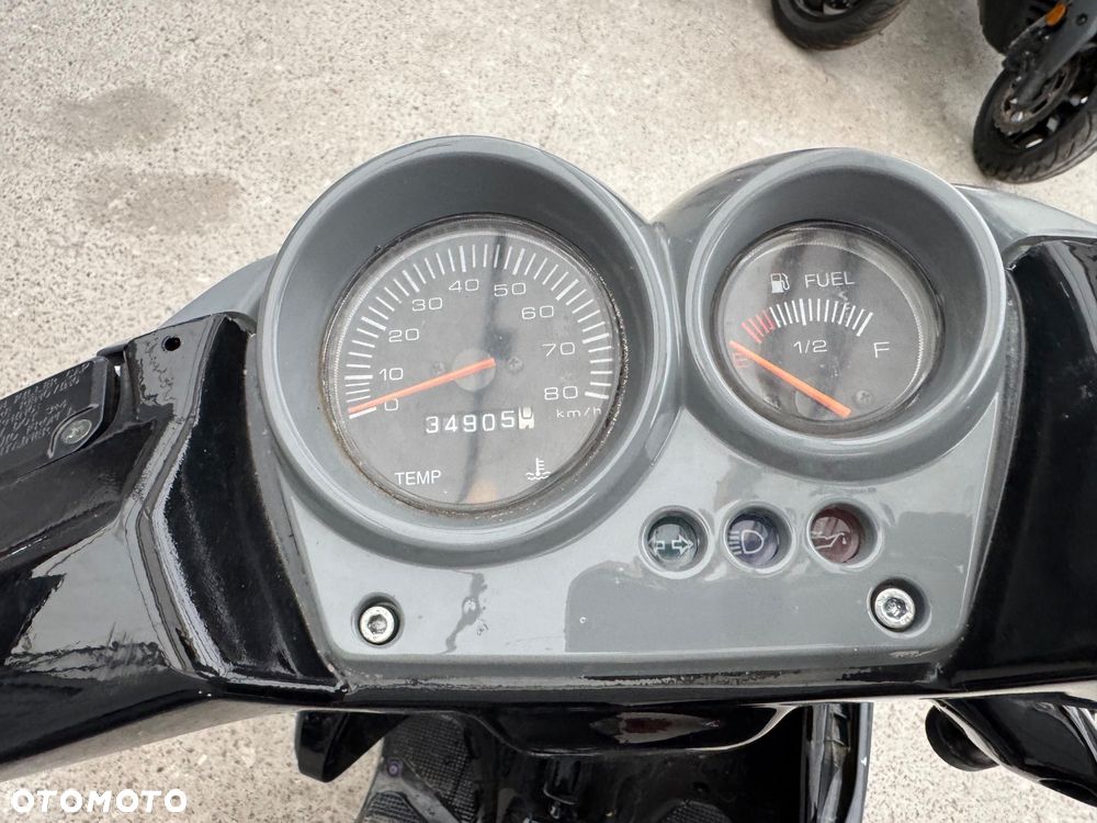 Yamaha Aerox - 11