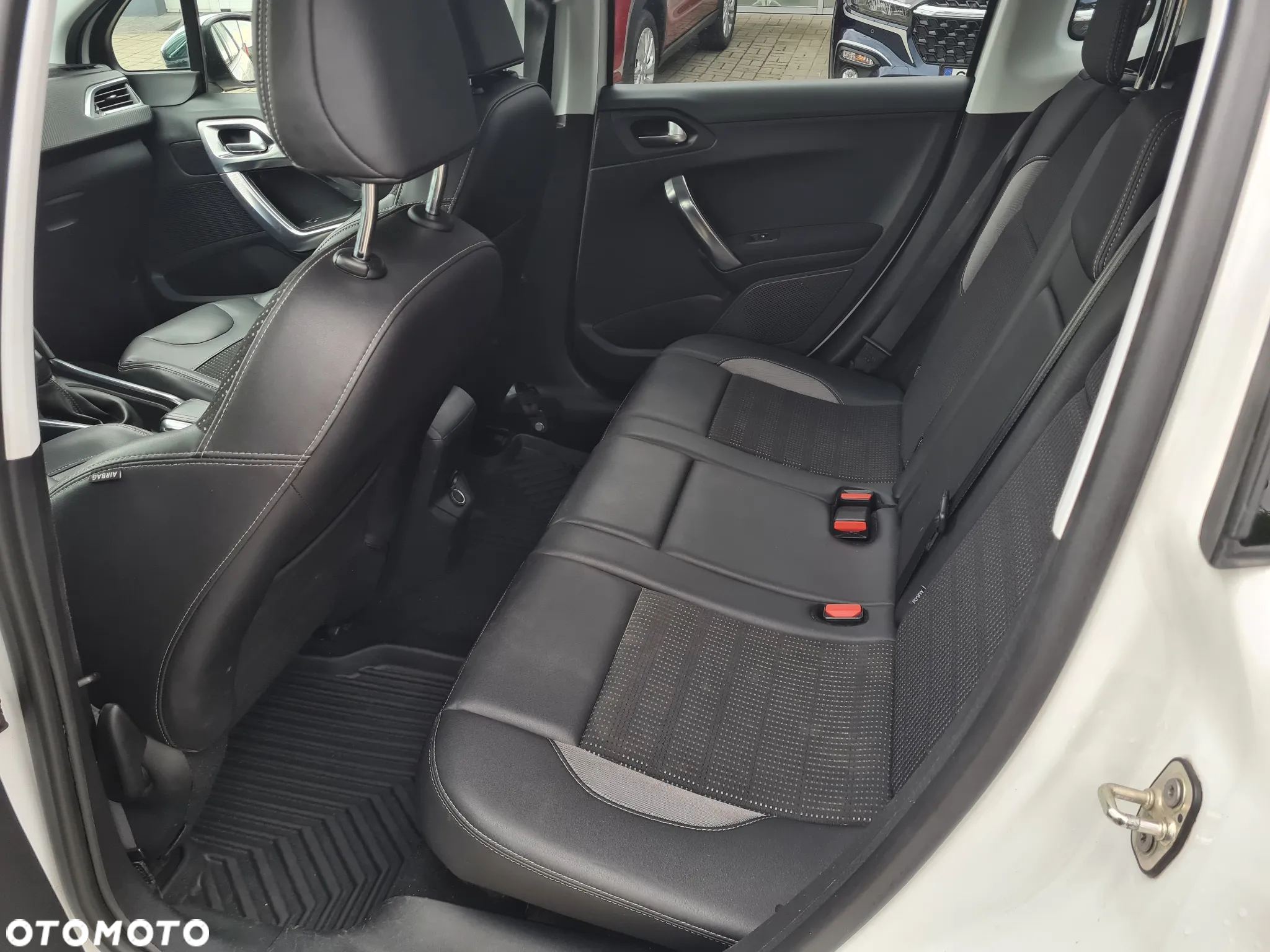 Peugeot 2008 1.6 VTi Allure - 17