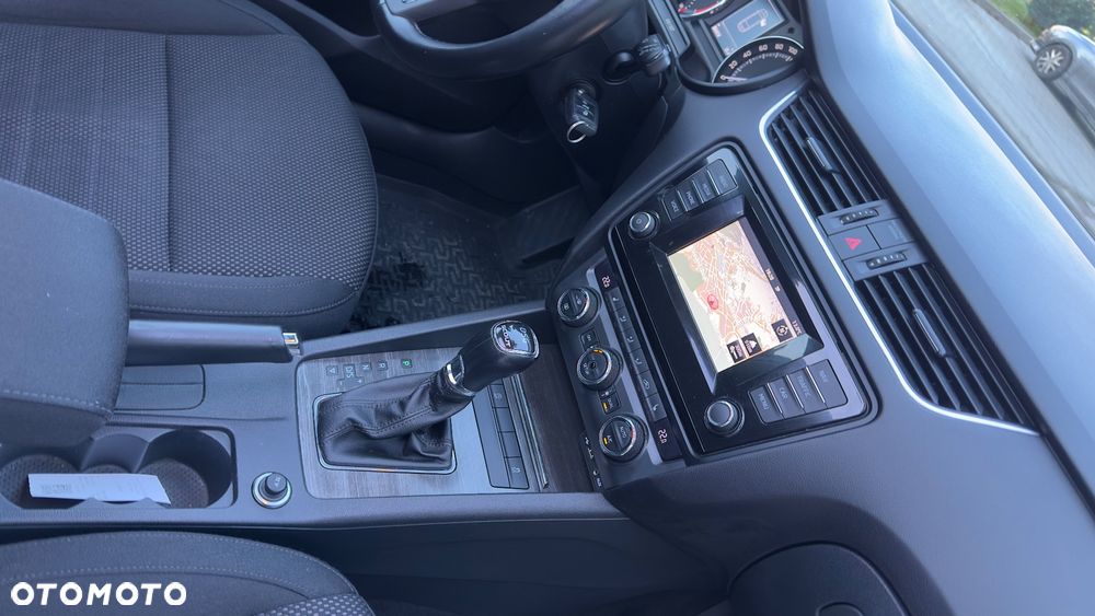 Skoda Octavia Combi 2.0 TDI 4x4 DSG Scout - 9