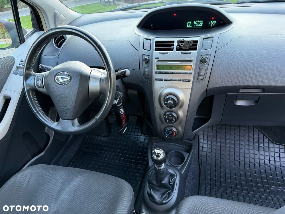 Toyota Yaris 1.33 VVT-i Comfort - 7