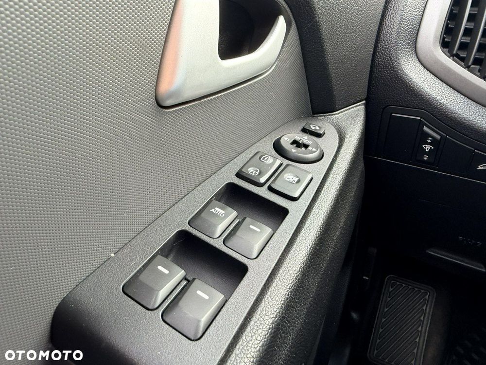 Kia Sportage 2,0 CRDI 2WD Vision - 24