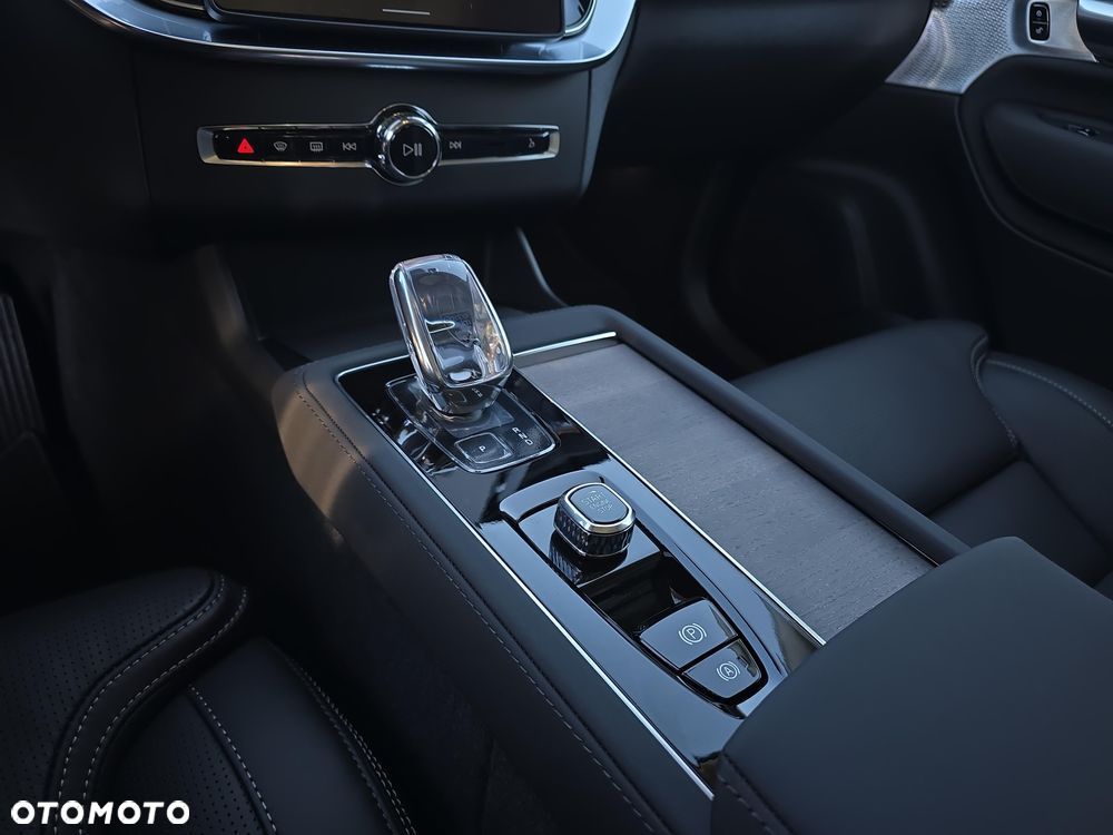 Volvo XC 90 B5 B AWD Ultra Dark 7os - 20