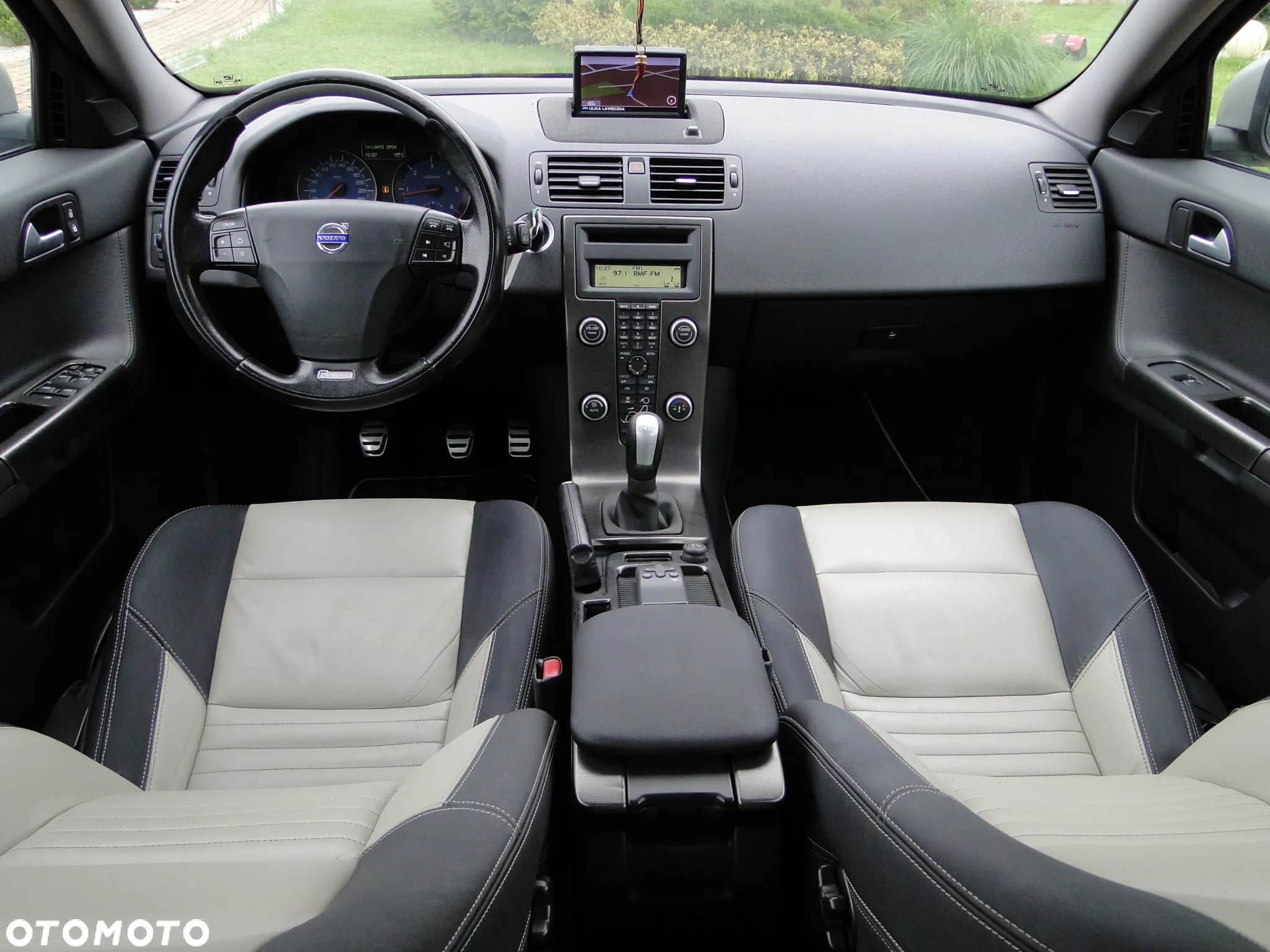 Volvo V50 D3 R-Design - 16