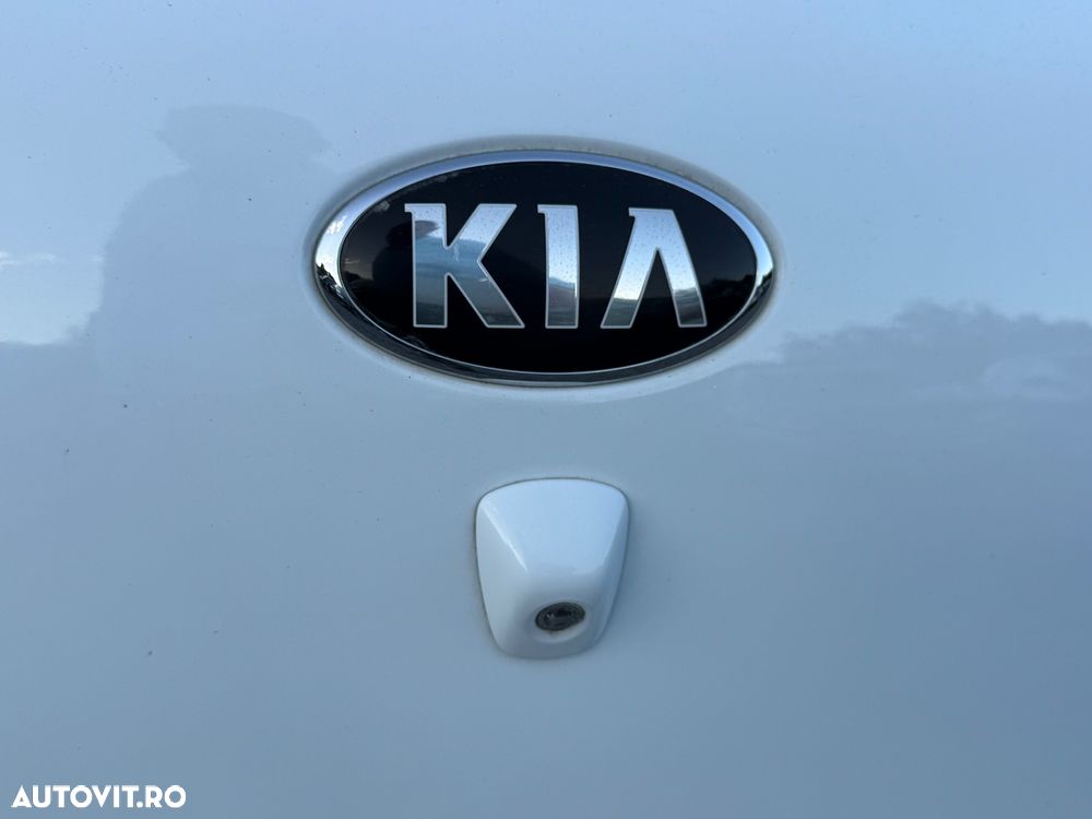 Kia Ceed 1.6 CRDi 128 ISG SW Dream-Team Edition - 12