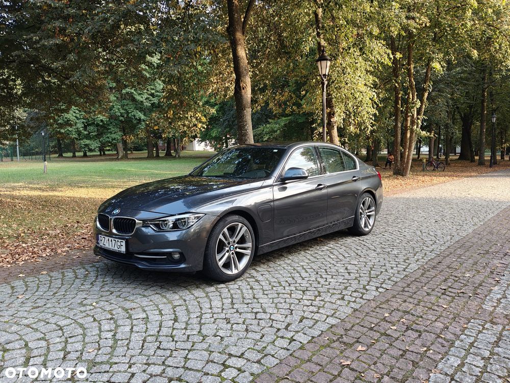 BMW Seria 3 330e iPerformance Luxury Line - 1