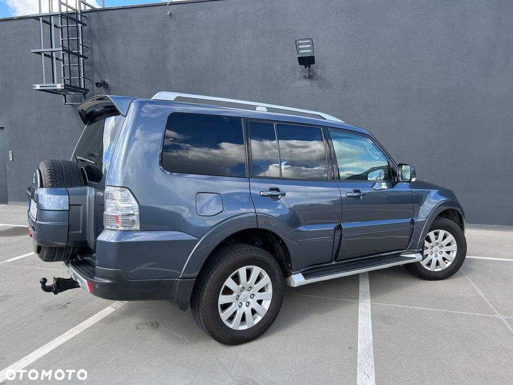Mitsubishi Pajero - 11