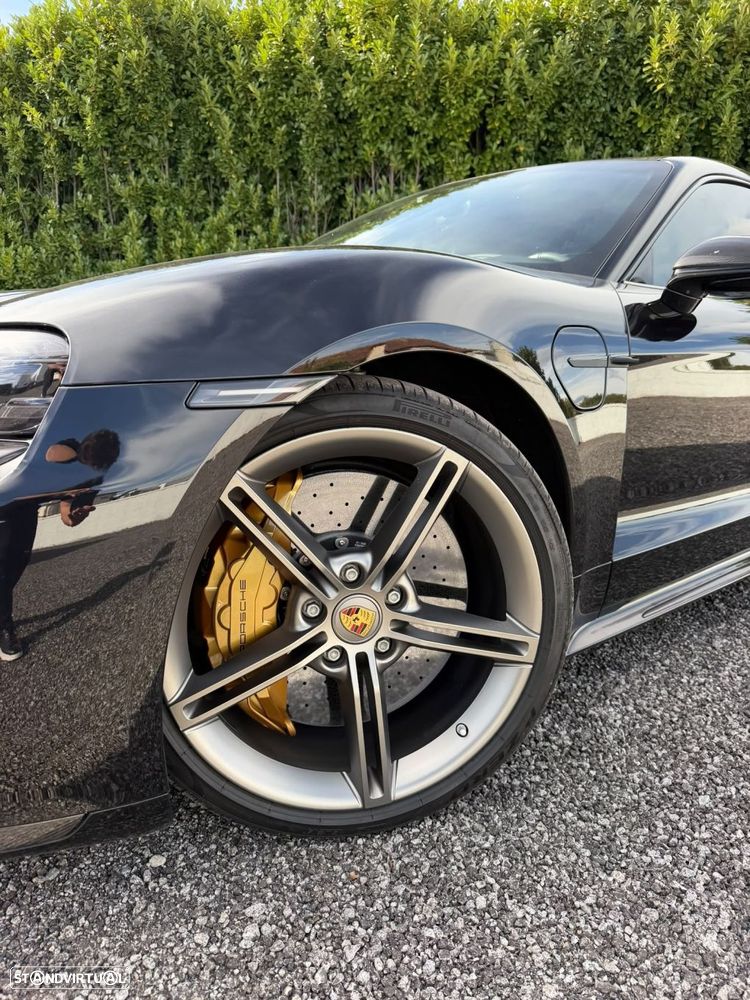 Porsche Taycan Turbo S - 28