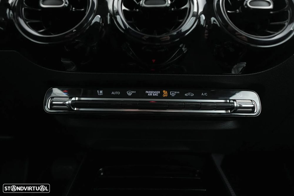 Mercedes-Benz GLA 180 d Progressive - 24