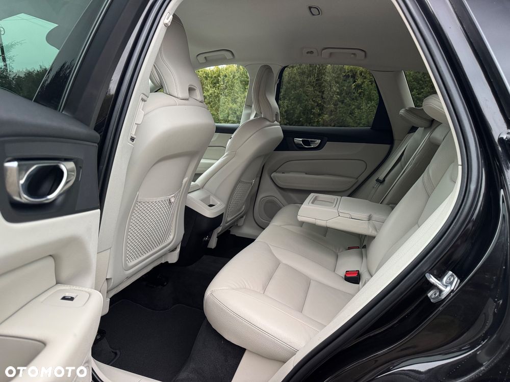 Volvo XC 60 D4 Geartronic Momentum Pro - 21