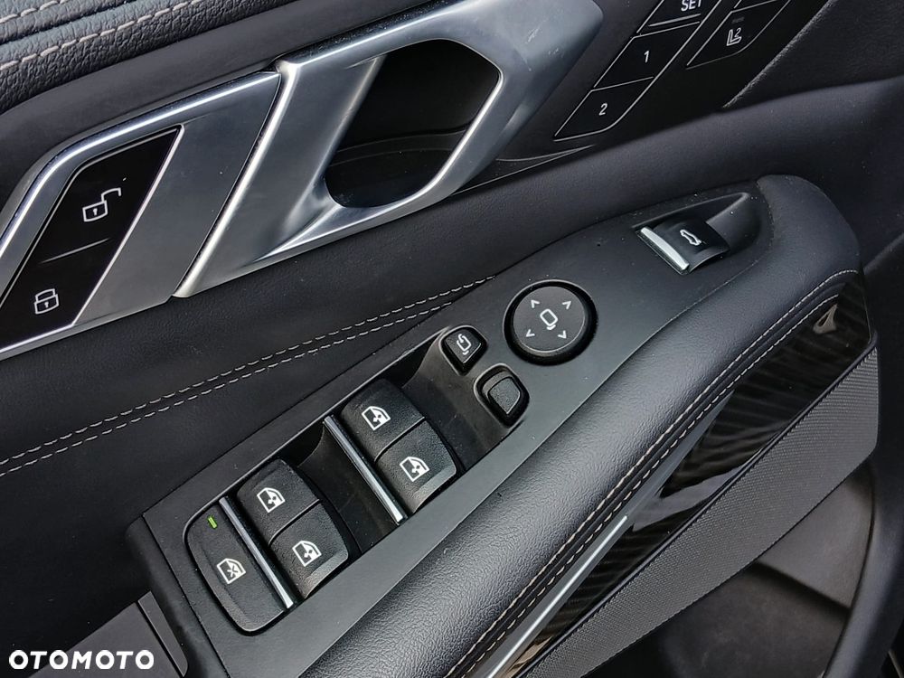 BMW X5 M50i - 25