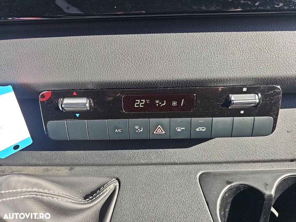 Mercedes-Benz Sprinter - 15