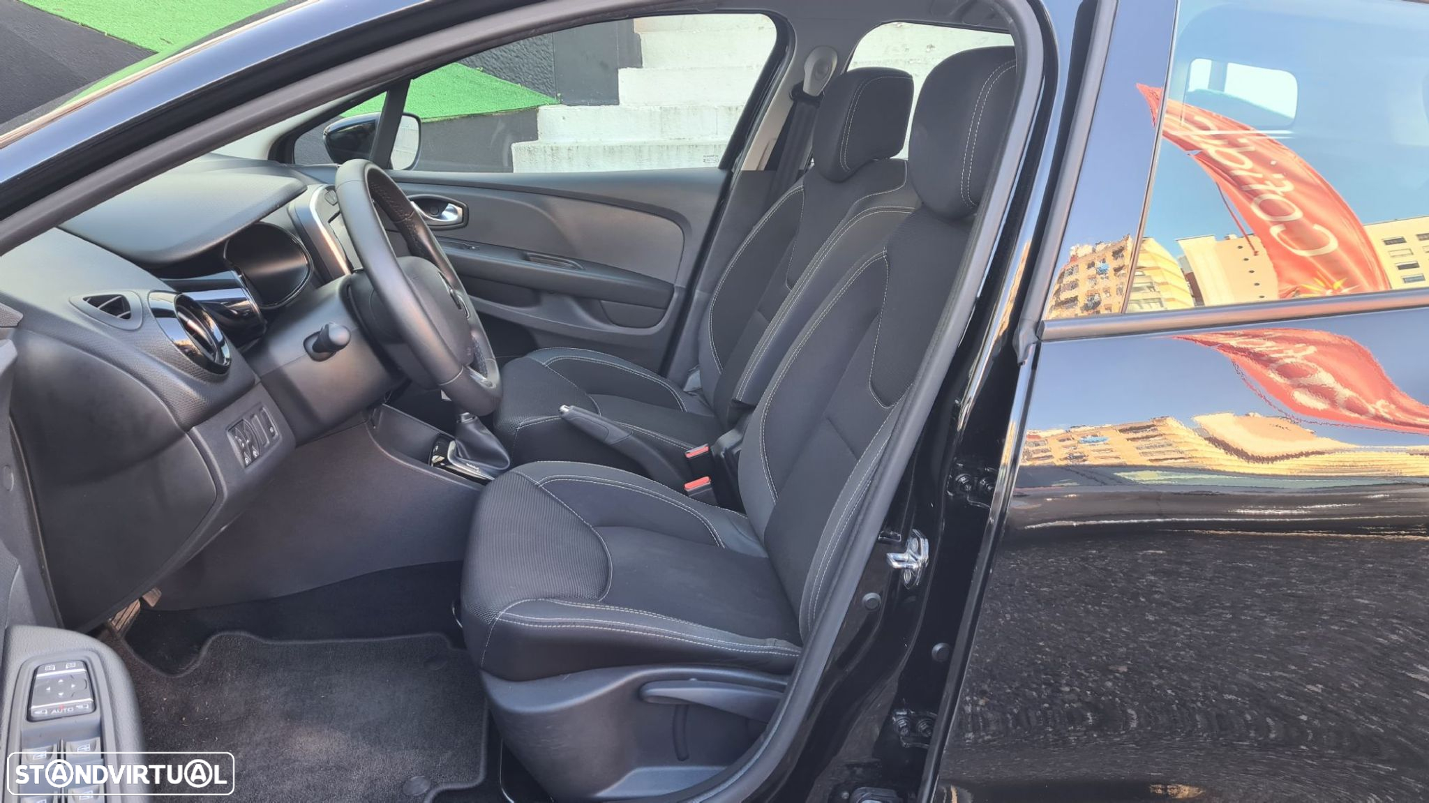 Renault Clio Sport Tourer - 24