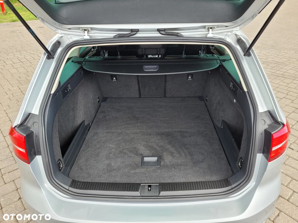 Volkswagen Passat 2.0 TDI (BlueMotion Technology) Highline - 38