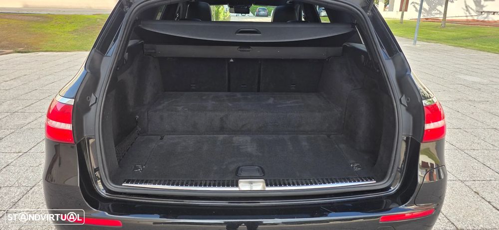 Mercedes-Benz E 300 de 9G-TRONIC AMG Line - 12