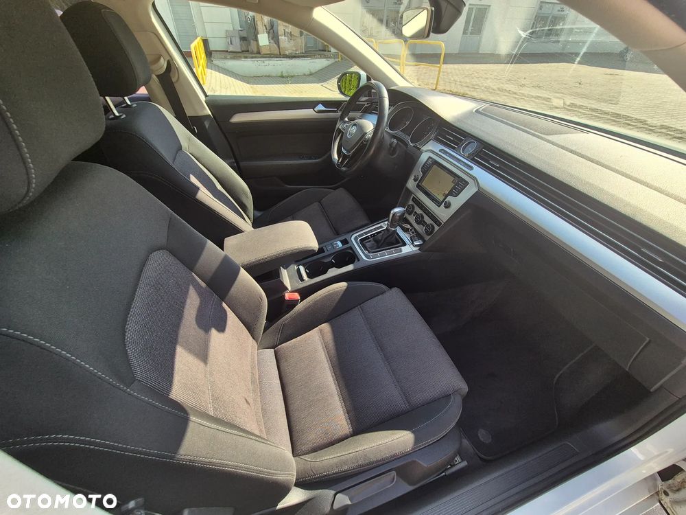 Volkswagen Passat - 15