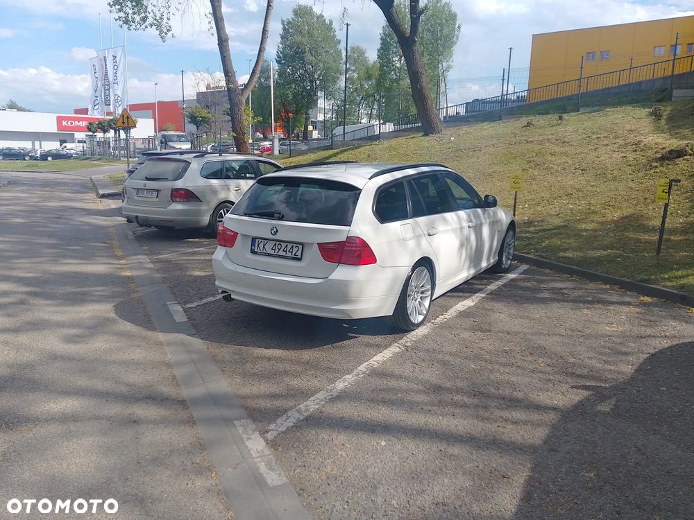 BMW Seria 3 318d DPF - 18