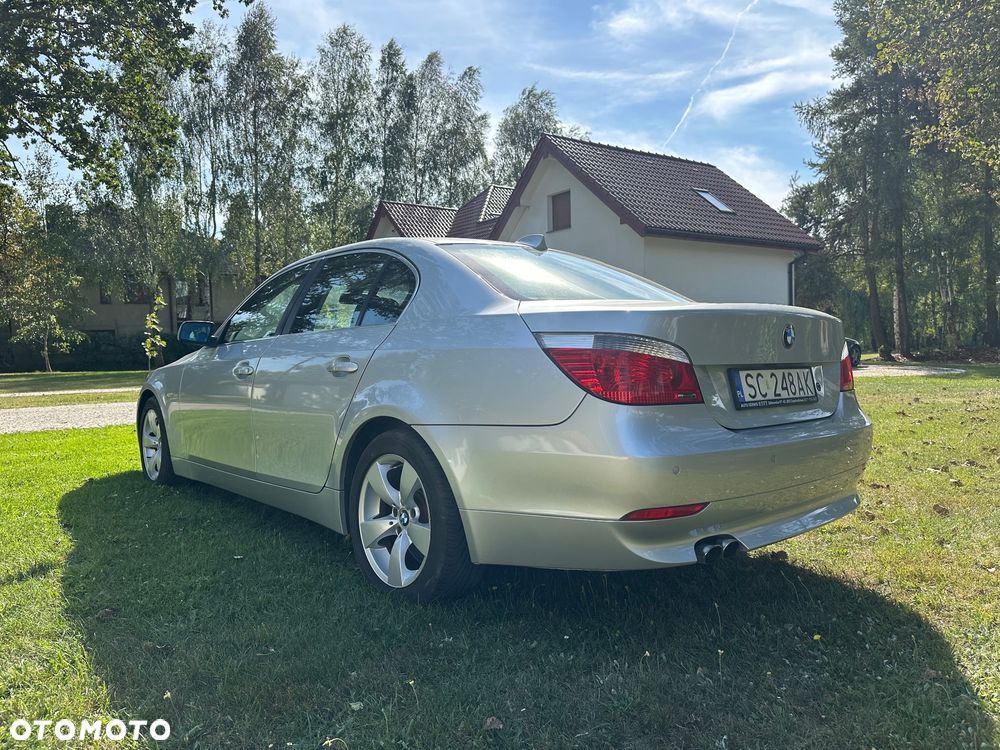 BMW Seria 5 525i - 4