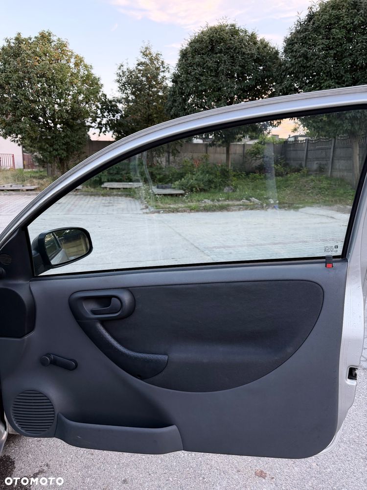 Opel Corsa - 16