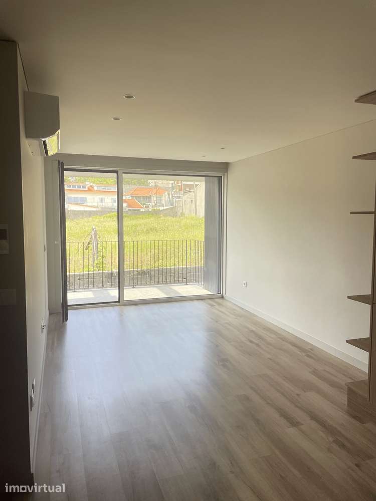 Aluga-se apartamento T1 Novo em Gualtar - Grande imagem: 4/11