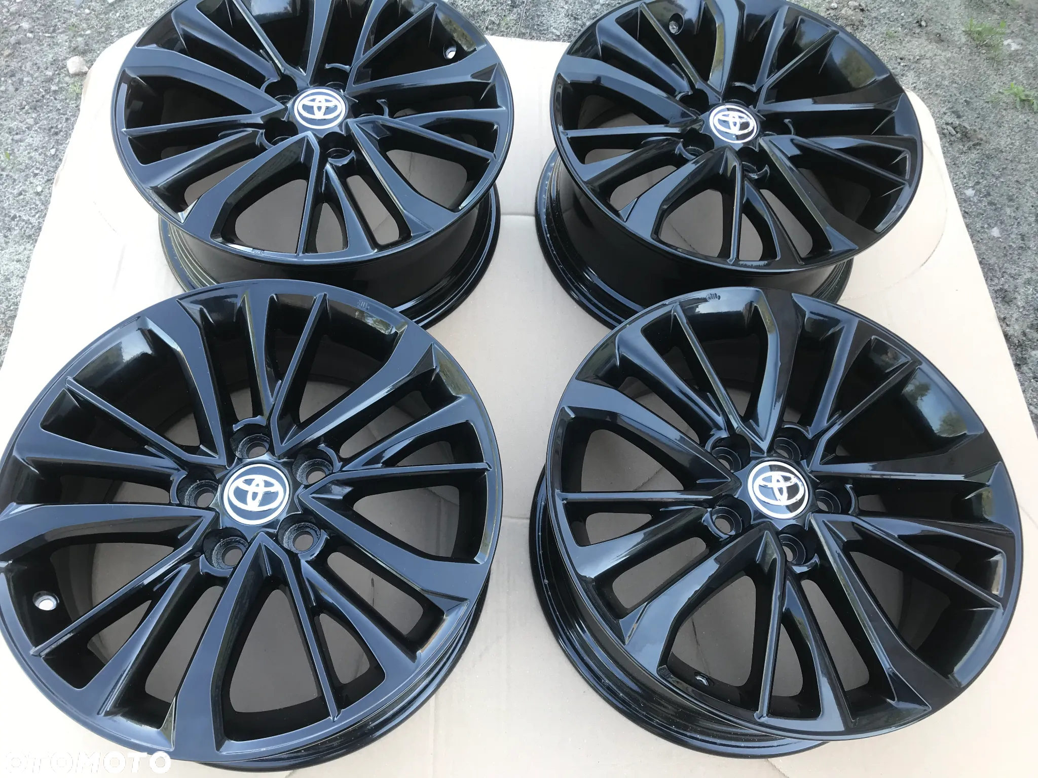 Felgi Toyota Auris Avensis Corolla Verso 7x17 5x114,3 ET45 - 2
