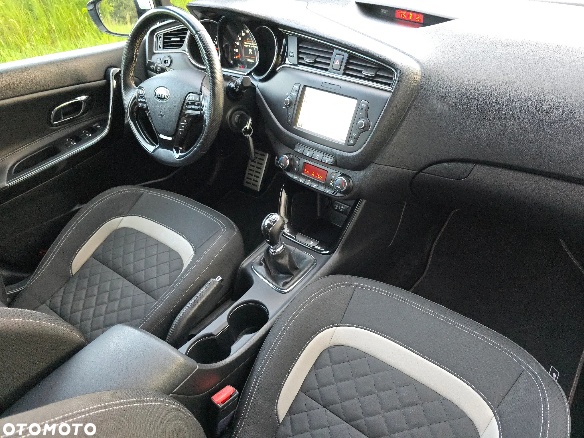 Kia Ceed 1.6 CRDi SCR GT-Line - 32