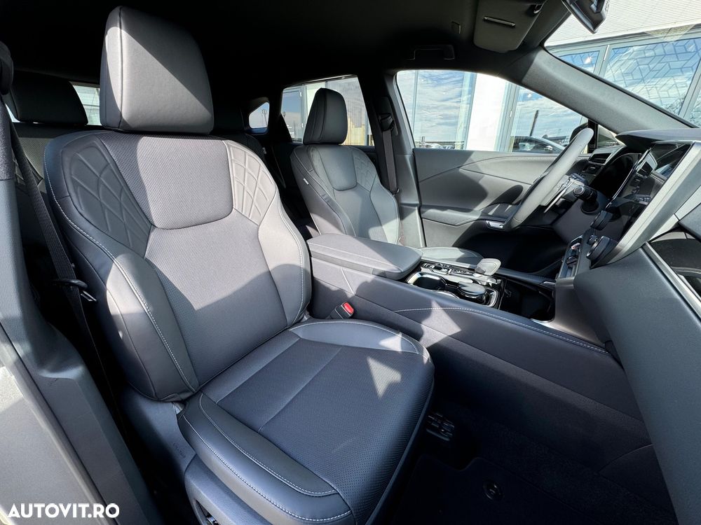Lexus Seria RX - 16