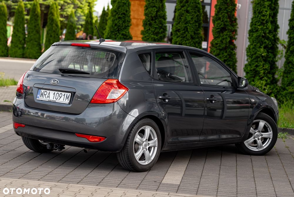 Kia Ceed 1.4 CVVT Spirit - 13