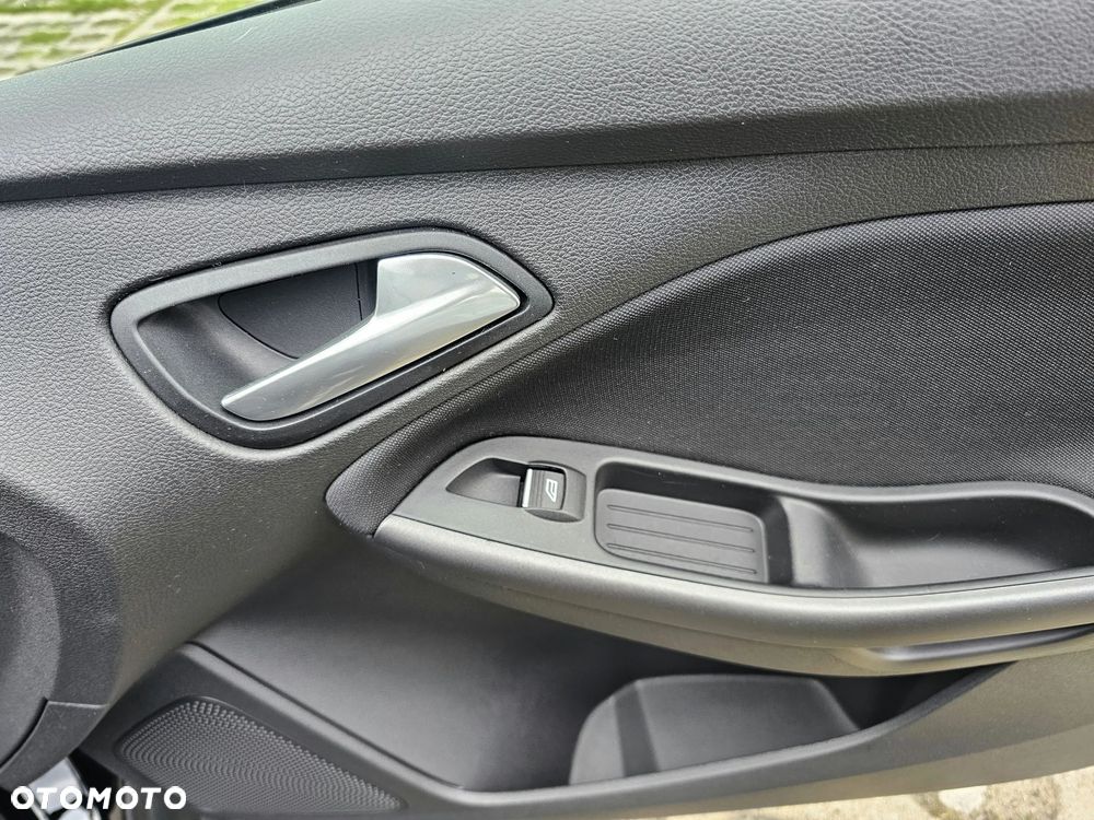Ford Focus - 30