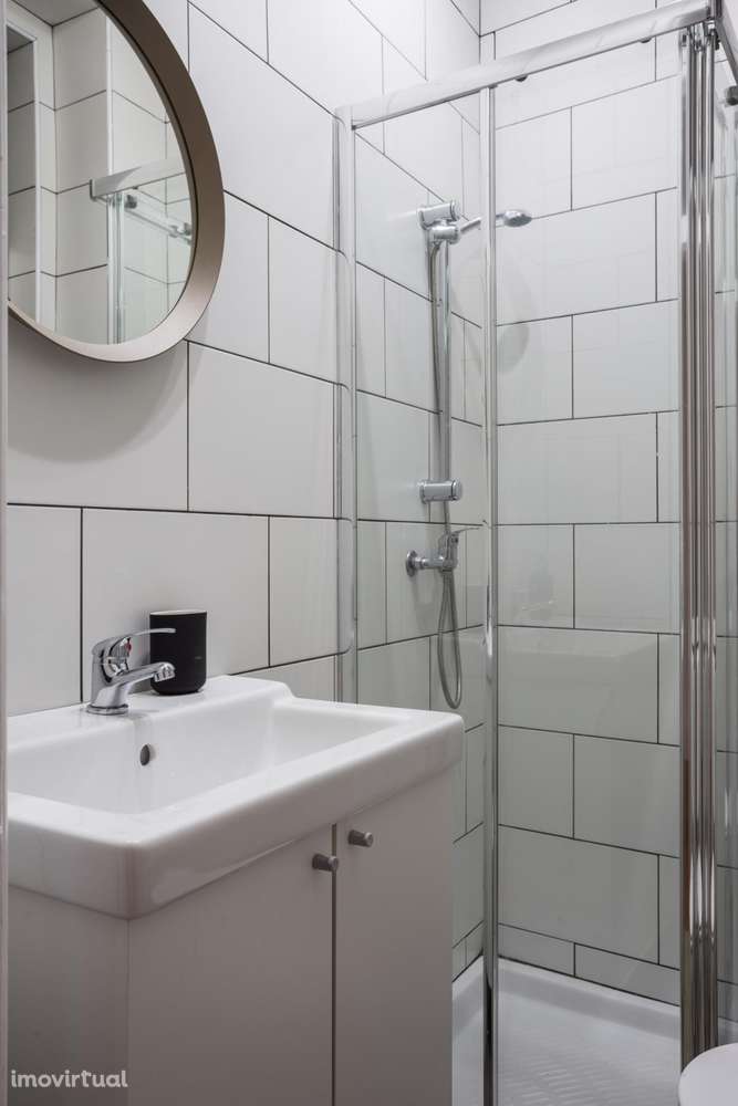 Quarto - localizado em Santos Lisbon - Grande imagem: 3/23