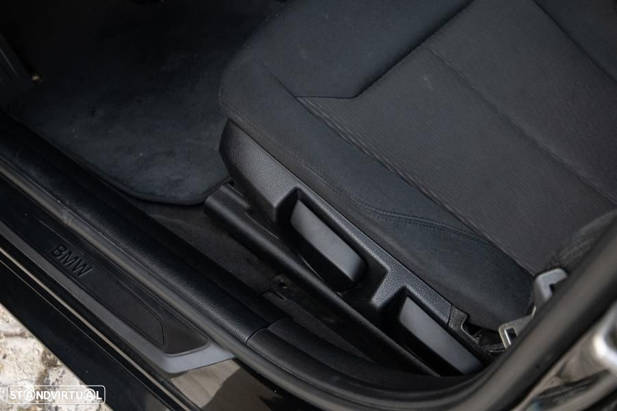 BMW 318 d Touring Auto - 27