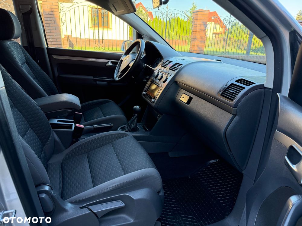 Volkswagen Touran 1.9 TDI DPF Blue Motion Highline - 29