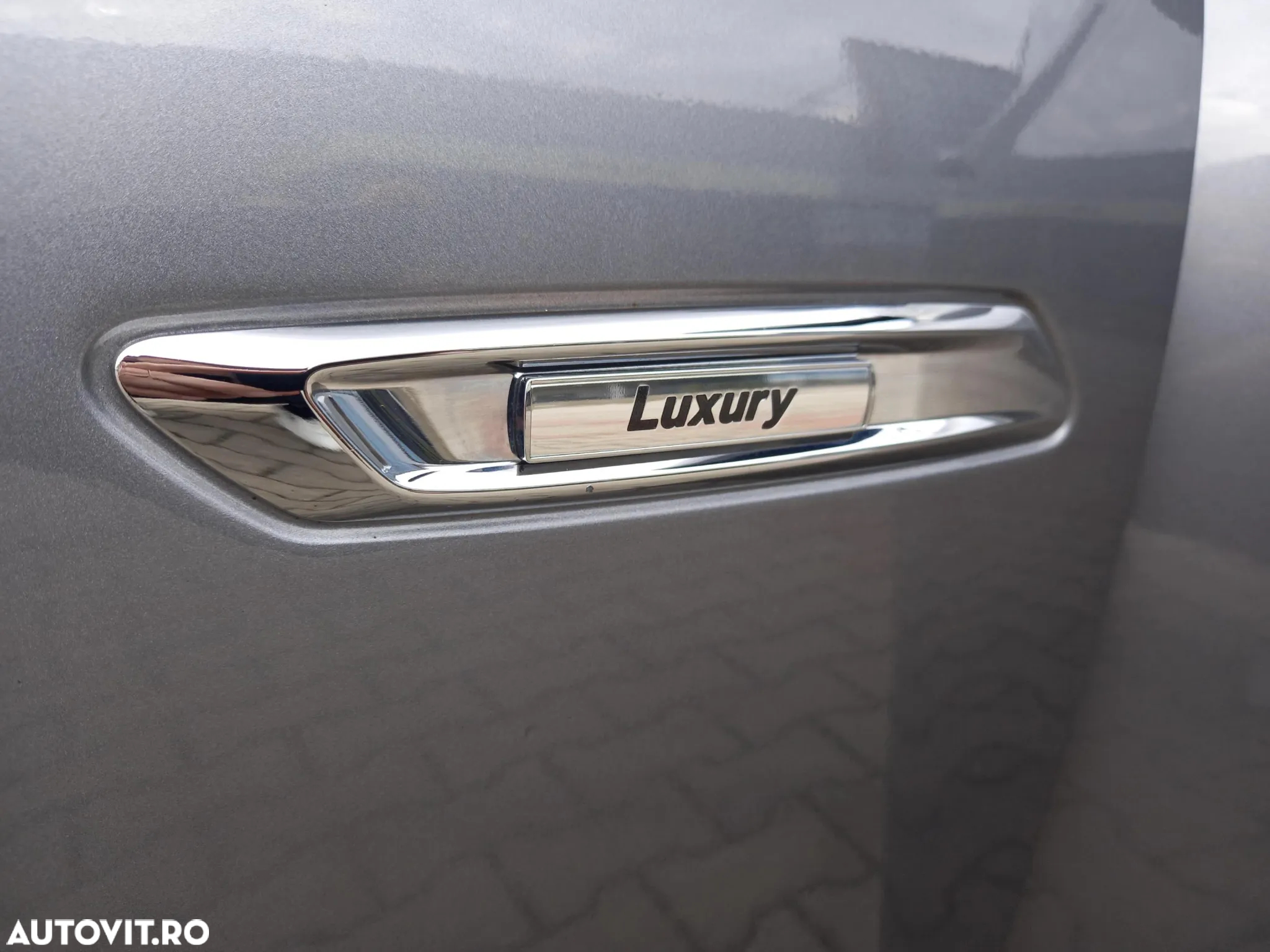 BMW Seria 5 520d Aut. Luxury Line - 28