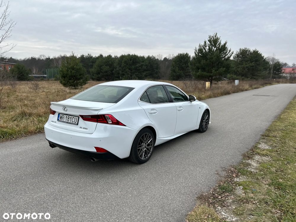Lexus IS 250 F Sport - 3