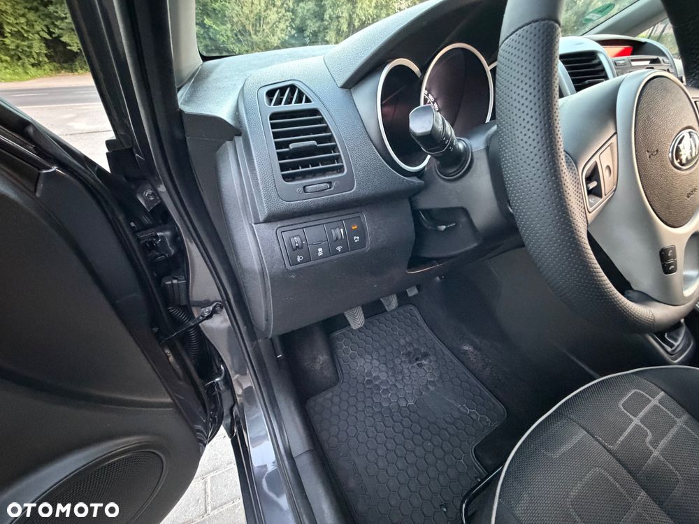 Kia Venga 1.6 CVVT Dream Team Edition - 16
