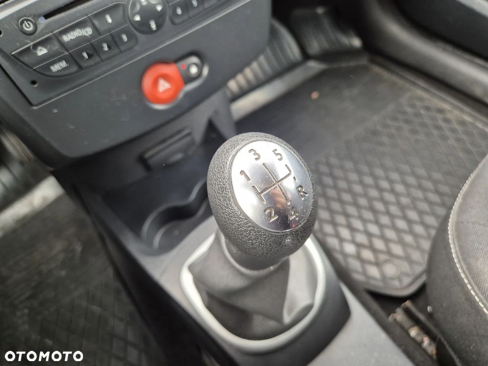 Renault Clio 1.5 dCi 75 Expression - 22