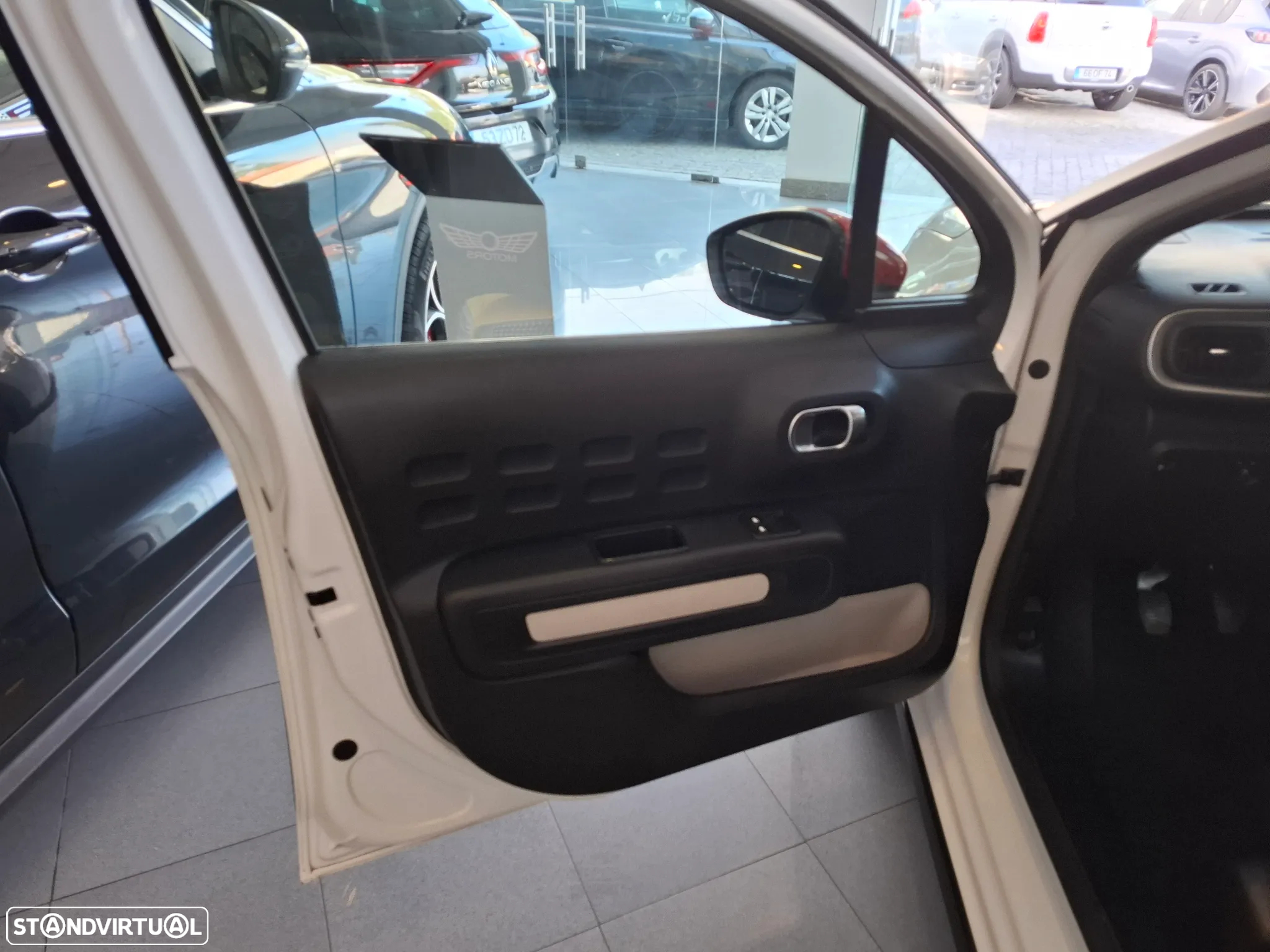 Citroën C3 1.2 PureTech Shine - 10