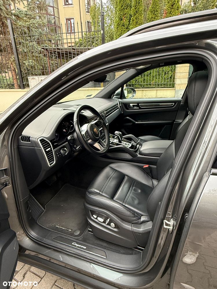 Porsche Cayenne - 5