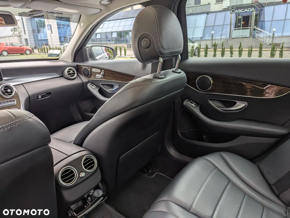 Mercedes-Benz Klasa C 300 7G-TRONIC - 7