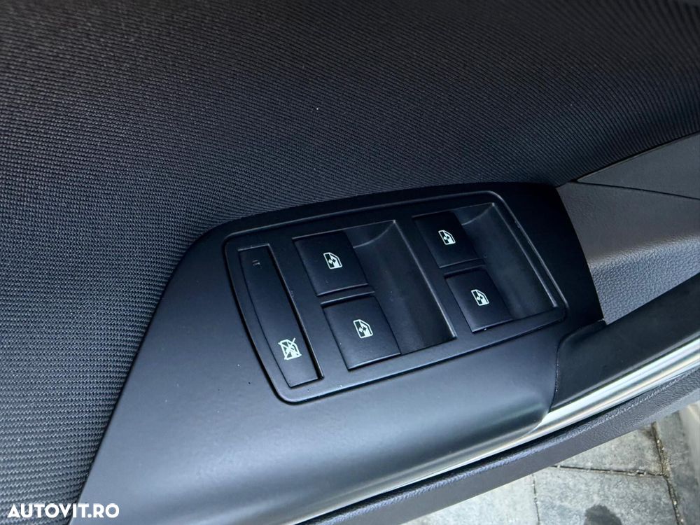 Opel Insignia - 22