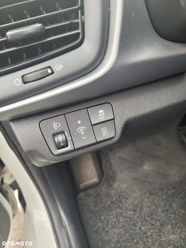 Kia Rio - 21