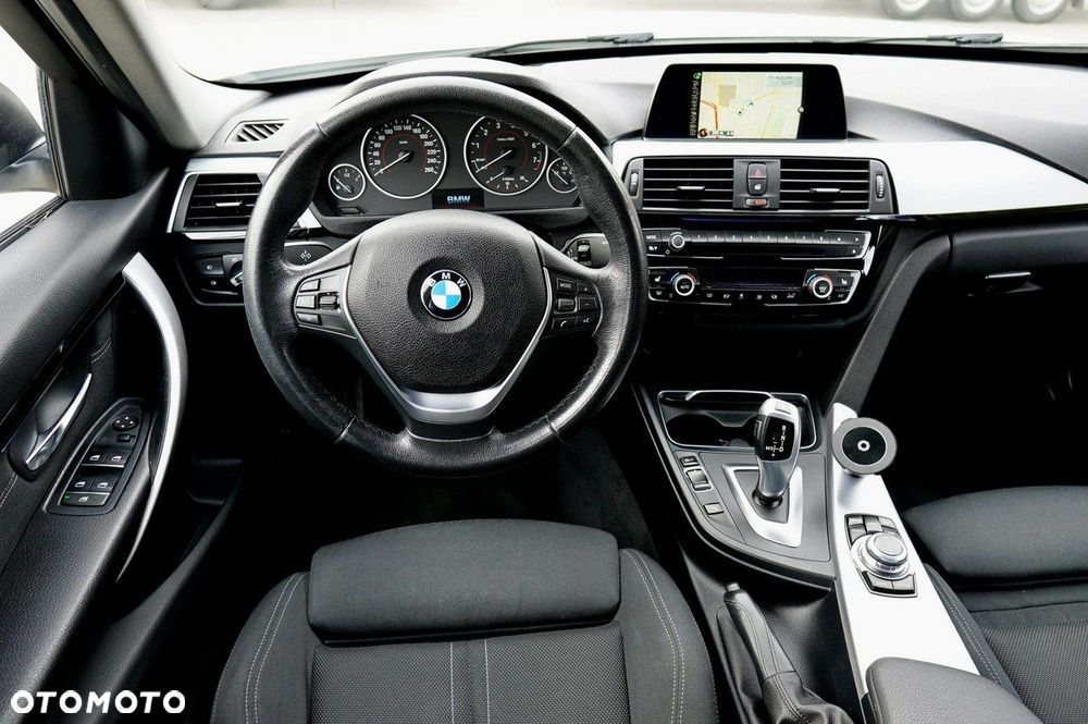 BMW Seria 3 318i Sport Line - 11