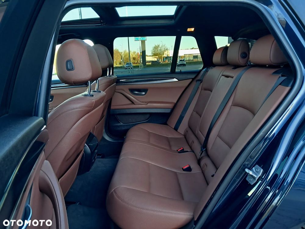BMW Seria 5 525d Sport-Aut Luxury Line - 30