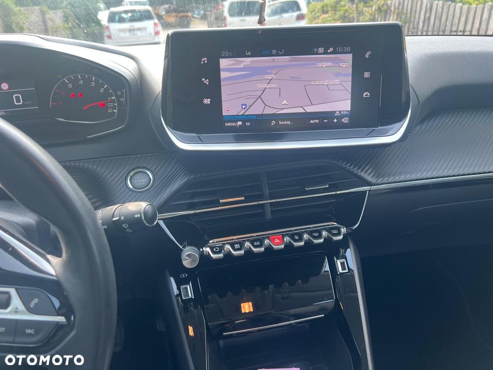 Peugeot 208 - 16