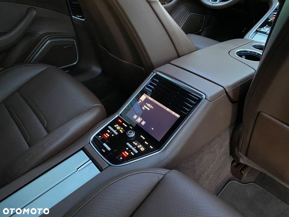 Porsche Panamera - 34